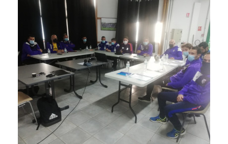 Une première séance de formation interne constructive pour nos éducateurs !